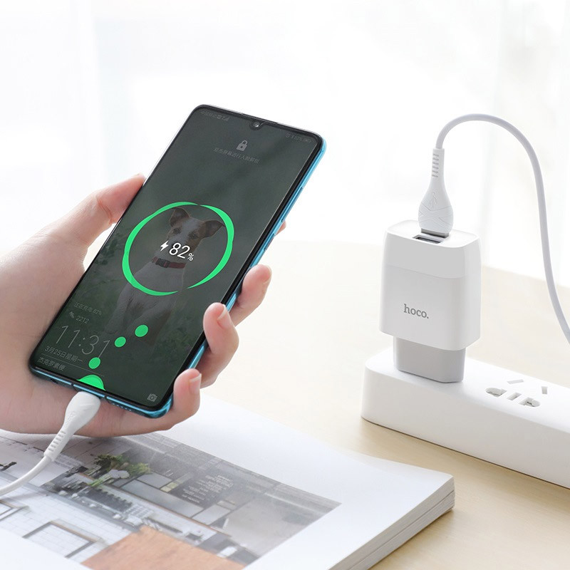 Мережевий зарядний пристрій Hoco C73A Glorious 2.4 А (2×USB-A) + кабель USB to USB-C Білий