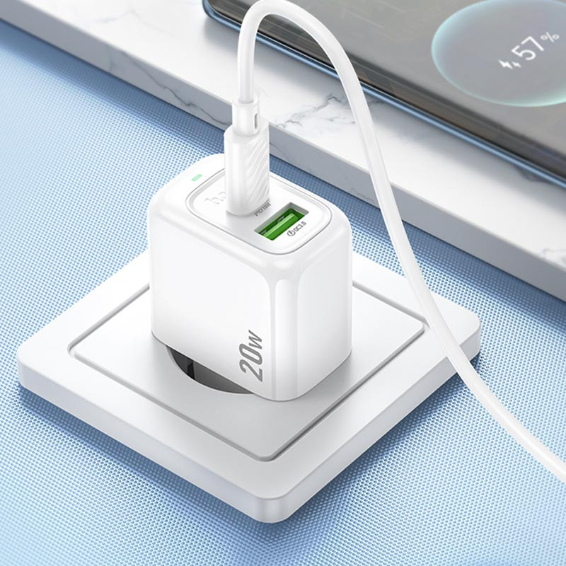 Мережевий зарядний пристрій Hoco CS54A Surplus PD 20W + QC 3.0 (1×USB-A / 1×USB-C) White