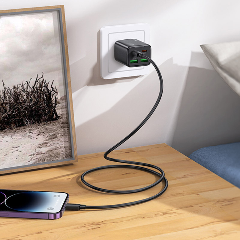 Мережевий зарядний пристрій Hoco N56 Fundador PD 30W + QC 3.0 (2×USB-A / 2×USB-C) + кабель USB-C → Lightning