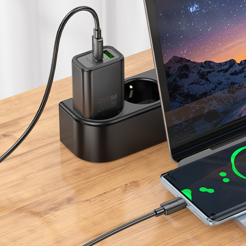 Мережевий зарядний пристрій Hoco N61 Gentle PD 20W + QC 3.0 (1×USB-A / 1×USB-C) Black
